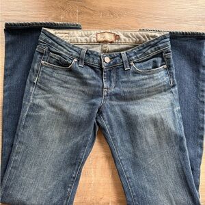 PAIGE Vintage Women's Bootleg “Laurel Canyon” Jeans in Faded Blue Wash. Size 26.